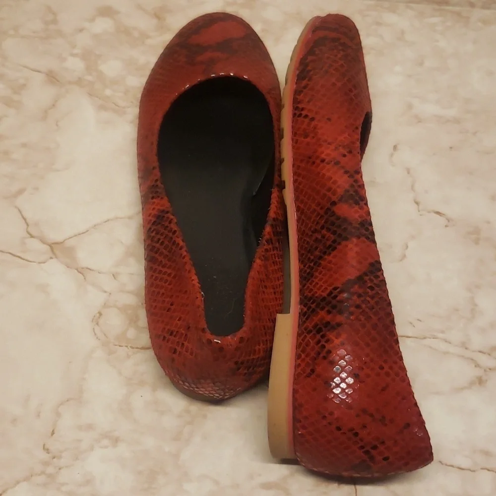 Artemis red animal print flat loafers women's shoes size 37